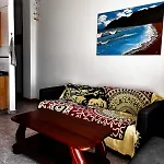 Lanzarote Surf House 6 Guests דירה פאמארה