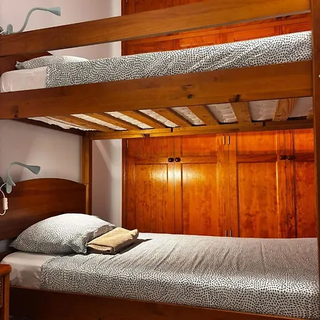Lanzarote Surf House 6 Guests Apartment Famara