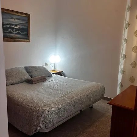 Lanzarote Surf House 6 Guests * Famara